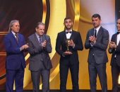 فوزى غلام يتوج بجائزة أفضل لاعب جزائرى لعام 2017