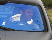 صور.. بوجبا يصل إلى تدريبات مانشستر يونايتد بسيارة رولز رويس جديدة