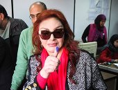 فيديو وصور.. نبيلة عبيد بعد تحرير توكيل للسيسي: يجب أن نبقى يدا واحدة من أجل مصر