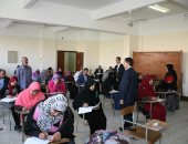 صور.. 3 آلاف طالب يؤدون امتحانات برامج التعليم المفتوح بجنوب الوادى