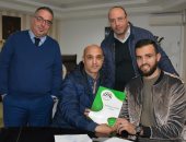 رسميا.. حمدى النقاز يوقع على عقود انتقاله للزمالك