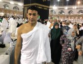 صور.. الحضرى فى الحرم المكى لأداء مناسك العمرة