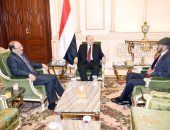 الأخ غير الشقيق لعلى عبد الله صالح يلتقى عبد ربه منصور فى الرياض