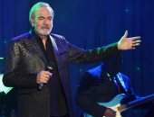 س و ج.. كل ما يجب أن تعرفه عن إلغاء نيل دايموند حفلاته وجولاته الغنائية