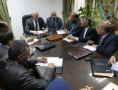 محافظ جنوب سيناء يناقش خطة تجهيز مقار اللجان الانتخابية مع رؤساء المدن