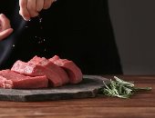 اعرفى الطرق الصحية لطبخ اللحوم عشان تحتفظ بقيمتها الغذائية 