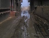 شكوى من غرق شوارع المعدية فى البحيرة بمياه الصرف الصحى.. صور