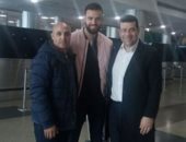 حمدى النقاز يصل القاهرة للانضمام للزمالك