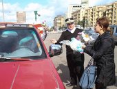 فيديو.. "الشرطة اليوم فى عيد".. رجال الأمن يوزعون الورود على المواطنين.. والداخلية تعلن تطوير خدماتها الجماهيرية فى احتفالاتها بعيدها الـ66.. وملحمة الإسماعيلية شاهدة على بطولة الأمن المصرى