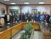 رئيس جامعة المنيا يستقبل وفد من المجلس الأعلى للجامعات