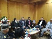 محافظ الأقصر يقدم التهانى بعيد الشرطة لقيادات مديرية الأمن