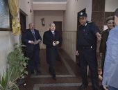 محافظ دمياط يتابع أعمال إنشاء غرفة تحكم بكاميرات المراقبة لشوارع المحافظة