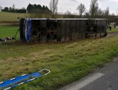 صور.. إصابة 26 طالبا فى حادث تصادم حافلة مدرسية بسيارة جنوب غرب فرنسا