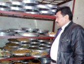 صور.. "صحة القليوبية" تغلق مصنع حلويات شرقية بدون تراخيص