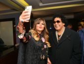 صور.. وصول الكينج محمد منير لنادى العاصمة لتتويجه سفيرا للخير