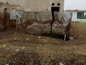 صور.. مسجد قرية بالشرقية مهدد بالانهيار بسبب التصدعات