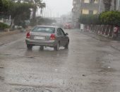 صور.. سقوط أمطار غزيرة على مدن دمياط وارتفاع منسوب المياه بالشوارع