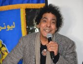 صور.. محمد منير : أغنى منذ 40 سنة ومشروعى الغنائى حب مصر والغناء   
