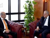 إبراهيم محلب: شريف إسماعيل تحمل الكثير وكنت أدعو له فى رحلة علاجه (صور)