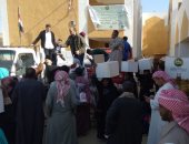 قافلة منظمة خريجى الأزهر بأسوان تزور قرية الأعقاب لتقديم المساعدات