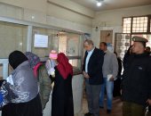 صور .. محافظ القليوبية يكلف رؤساء شبرا الخيمة وقليوب بإزالة القمامة من الشوارع