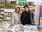 إقبال كثيف على معرض الكتاب فى يومه الثانى