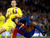 فيديو.. 3 أهداف تاريخية لنجوم برشلونة أمام فياريال.. رونالدينيو الأروع