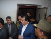 وزير التعليم العالى يتفقد مصعد مستشفى جامعة بنها بعد مصرع وإصابة 11 شخصًا
