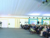 السيسي لـ"الإعلاميين": "عشان تتكلموا عن دولة عايزين تتعلموا سنين طويلة" (صور)