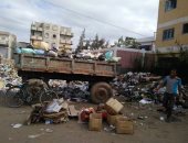 القمامة تملأ شوارع دمياط.. والمحافظ يحمّل رؤساء المدن والقرى المسئولية