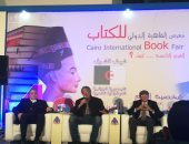 صرخة فى معرض القاهرة للكتاب.. تشكيليون: الأعمال الفنية بالبنوك لا ترقى لـ"الميكروباصات".. ولوحات الفنانين "تحت السرير".. ومدرس التربية الفنية لا يخلق مبدعين.. وعلى الدولة استغلال رؤية الفنان فى المدن الجديدة  