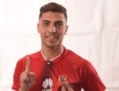 شاهد.. محمد شريف بقميص الأهلى 