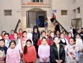 صور.. وزير الثقافة تشهد تفعيل المكتبات المتنقلة فى حى الأسمرات