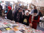 صور.. توافد الجمهور على معرض الكتاب فى يومه السادس