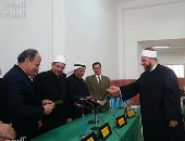 صور.. وزير الأوقاف وسفير الكويت يكرمان الطلاب الوافدين المتفوقين