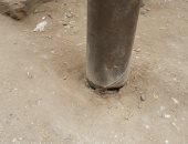 خلى بالك..عامود كهربائى يتآكل من الصدآ ومهدد بالسقوط على المارة فى الشرقية