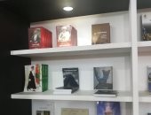 إقبال كبير على كتاب سلطنة وسلطان فى جناح سلطنة عمان بمعرض الكتاب