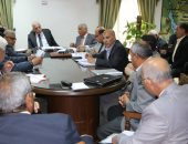 محافظ جنوب سيناء: عقد اجتماع اسبوعيًا لمتابعة تنفيذ المشروعات العالقة