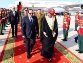 صحيفتان عمانيتان: زيارة الرئيس السيسى محطة مهمة فى تاريخ علاقات البلدين
