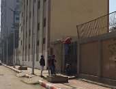 إحالة مديرة مدرسة بسوهاج للشئون القانونية بسبب هروب التلاميذ من فوق الأسوار