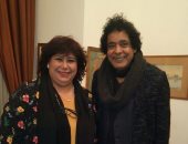 وزيرة الثقافة تلتقى محمد منير.. والكينج: سعيد بتولى إيناس عبد الدايم  الوزارة 