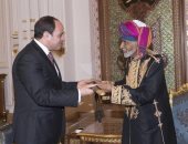 السلطان قابوس يقيم حفل عشاء تكريما للرئيس السيسي ويتبادلان الهدايا التذكارية