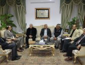 محافظ جنوب سيناء يبحث إقامة محطة تمويل سيارات بالغاز فى شرم الشيخ