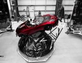 شاهد صورة سيارة تسلا "الحمراء" التى ستسافر إلى الفضاء غدا