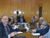 نائب رئيس جامعة الازهر يعقد اجتماعا مع عمداء كليات فرع أسيوط