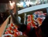 فيديو.. قارئ يرصد بيع الدواجن المجمدة على الأرصفة بالجيزة