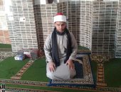 صور وفيديو.. طفل كفيف يحفظ القرآن كاملا ويخطب الجمعة ببلدته فى سوهاج