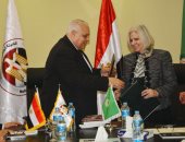 انتهاء فترة تقديم الاعتراضات على مرشحى الرئاسة.. و"الهيئة الوطنية" توقع بروتوكولا مع الجامعة العربية لتسجيل 80 متابعا من 19 جنسية لمتابعة الانتخابات.. ووفد من مطابع الأميرية يناقش مع الهيئة طباعة أوراق الاقتراع