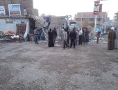 صور.. إزالة إشغالات الشوارع والباعة الجائلين بمدينة الطود