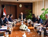 بدء اجتماع رئيس الوزراء بأعضاء لجنة صندوق تطوير التعليم (صور)